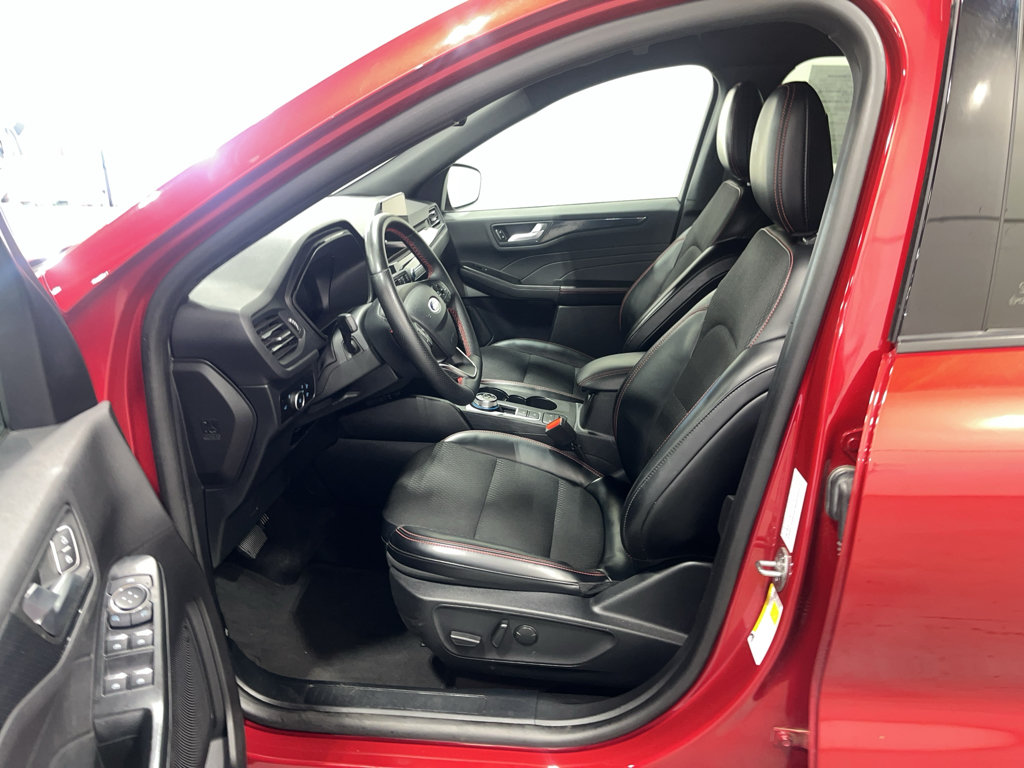 Used 2025 Ford Escape ST-Line Select AWD/4WD image 32