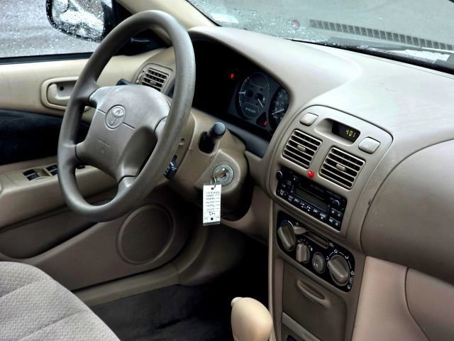 Used 2000 Toyota Corolla CE image 17