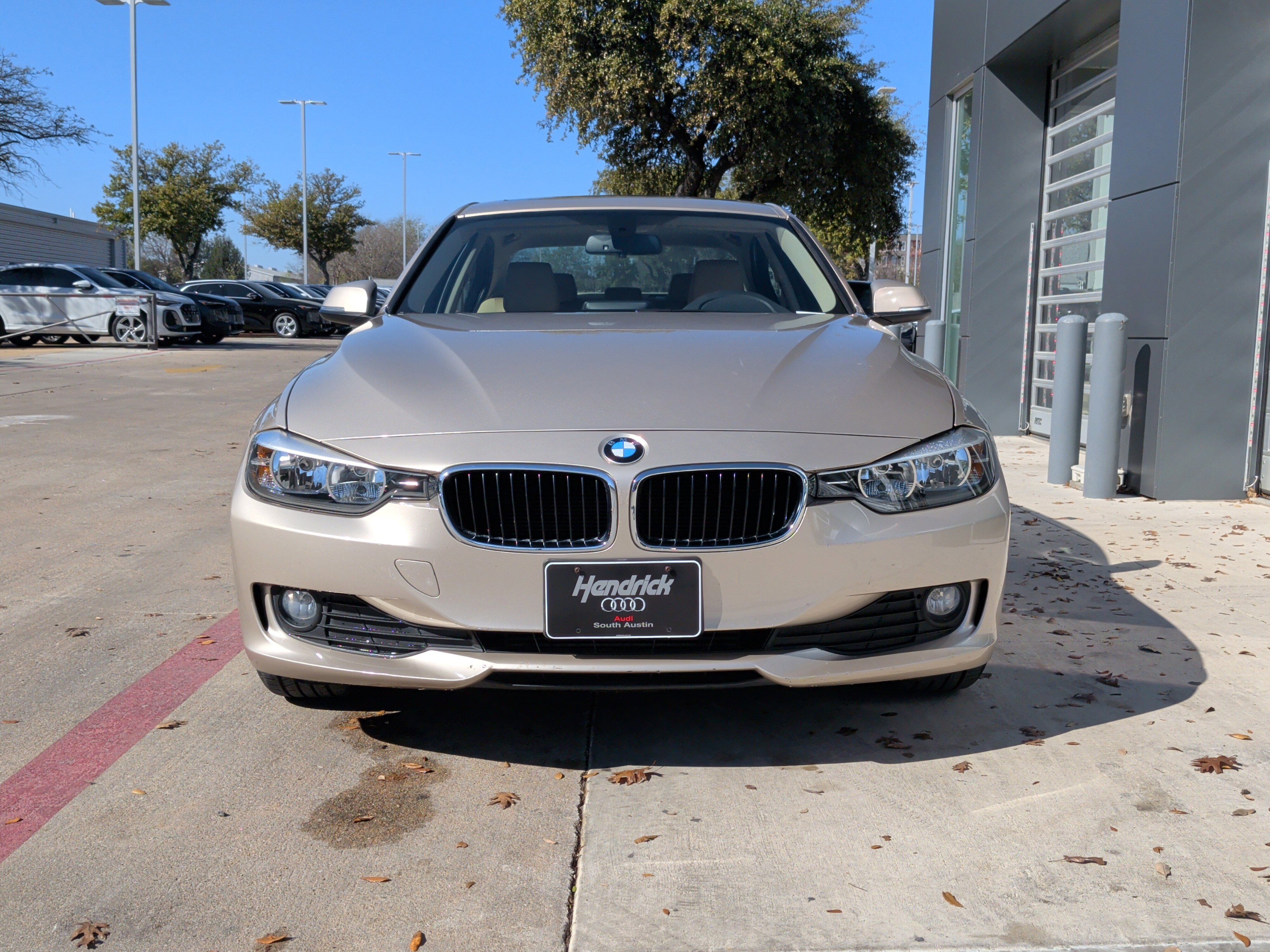 Used 2014 BMW 320i Sedan image 3