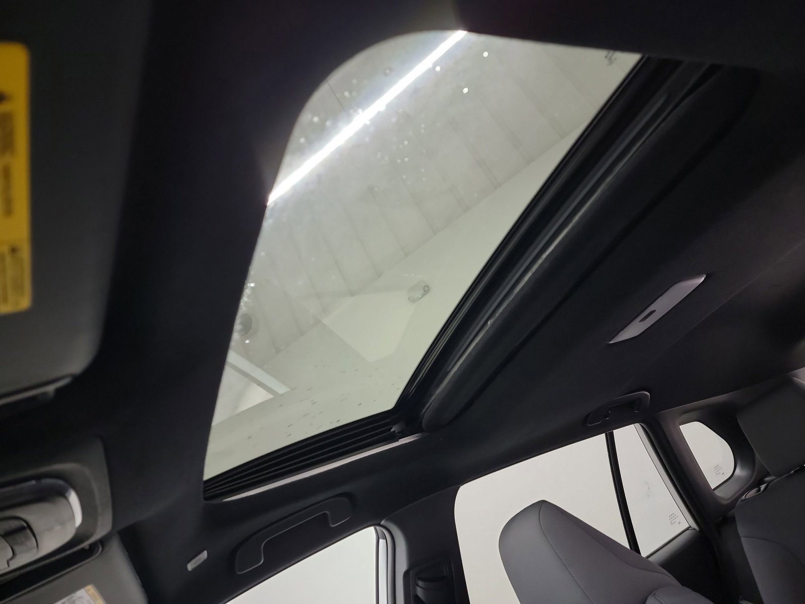 Used 2023 Toyota Corolla Cross SE image 24