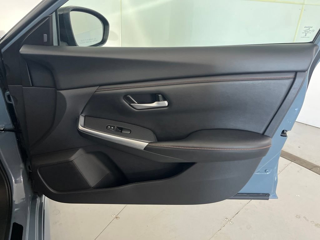 Used 2025 Nissan Sentra SR FWD image 28