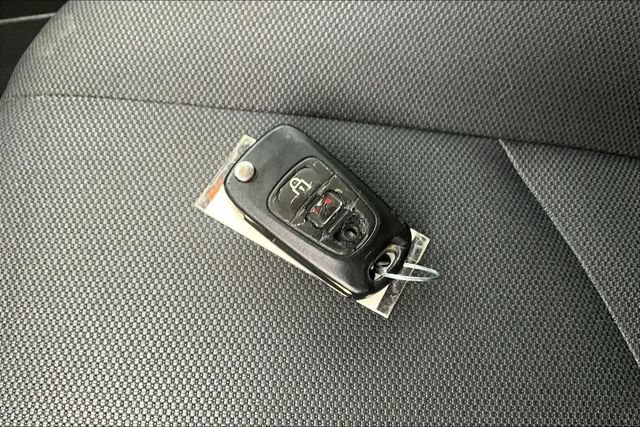 Used 2011 Kia Soul + w/ Audio Pkg FWD image 31