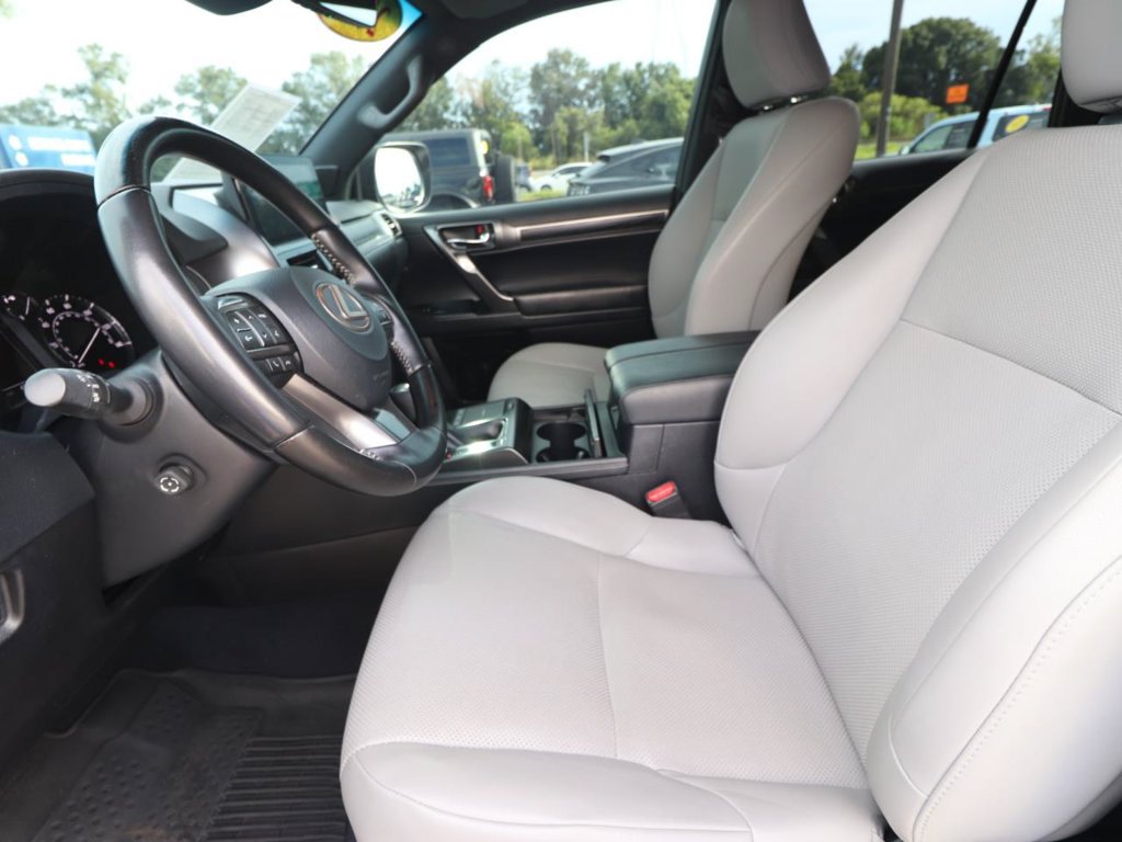 Used 2023 Lexus GX 460 w/ Black Line Special Edition AWD/4WD image 2