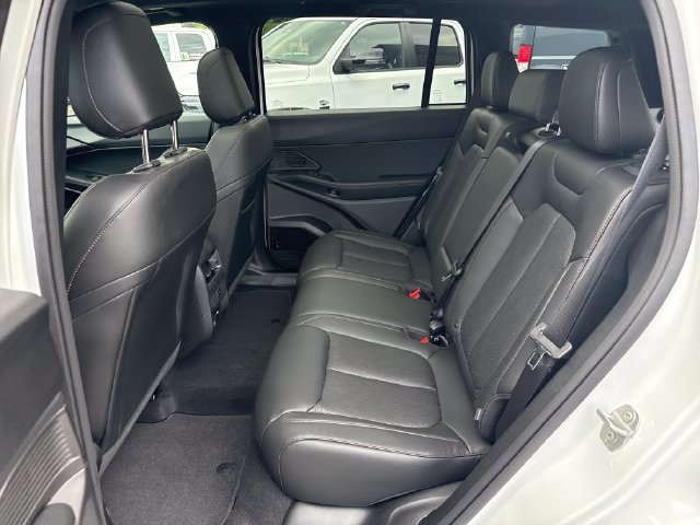 New 2026 Jeep Cherokee Overland w/ Advanced Pro Tech Group AWD/4WD image 13