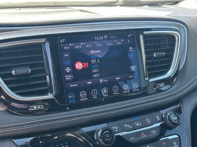 Used 2020 Chrysler Pacifica Limited w/ Advanced Safetytec Group FWD image 8