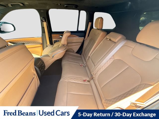 Used 2024 Jeep Grand Cherokee Summit AWD/4WD image 32