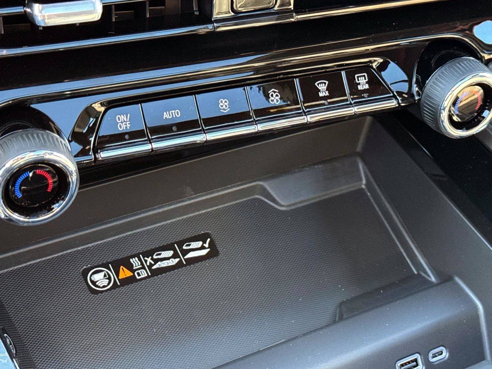 New 2026 Chevrolet Suburban High Country image 23