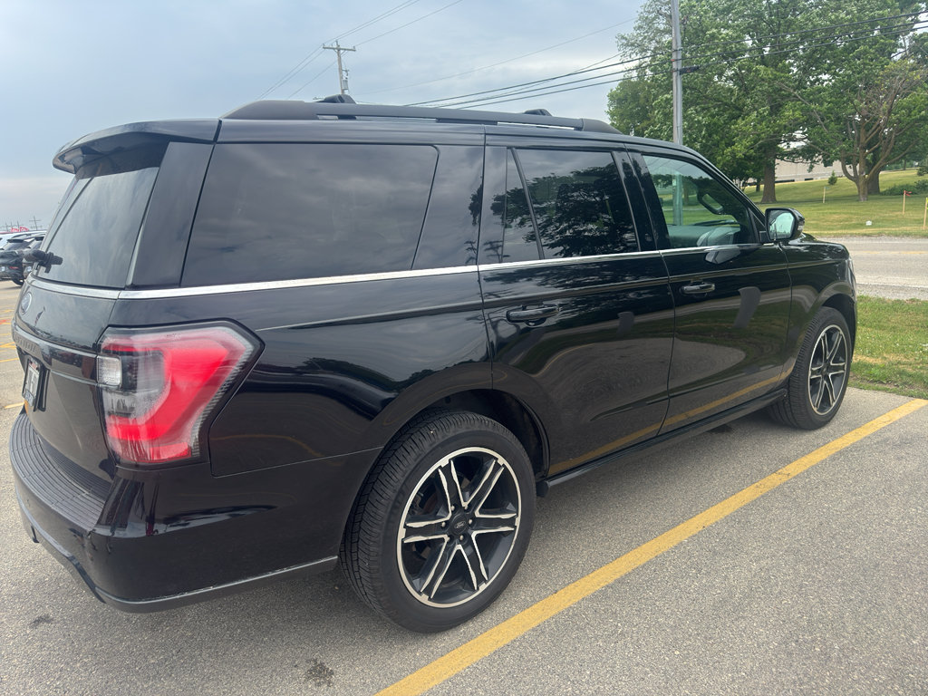Used 2019 Ford Expedition Limited w/ Equipment Group 303A AWD/4WD image 4