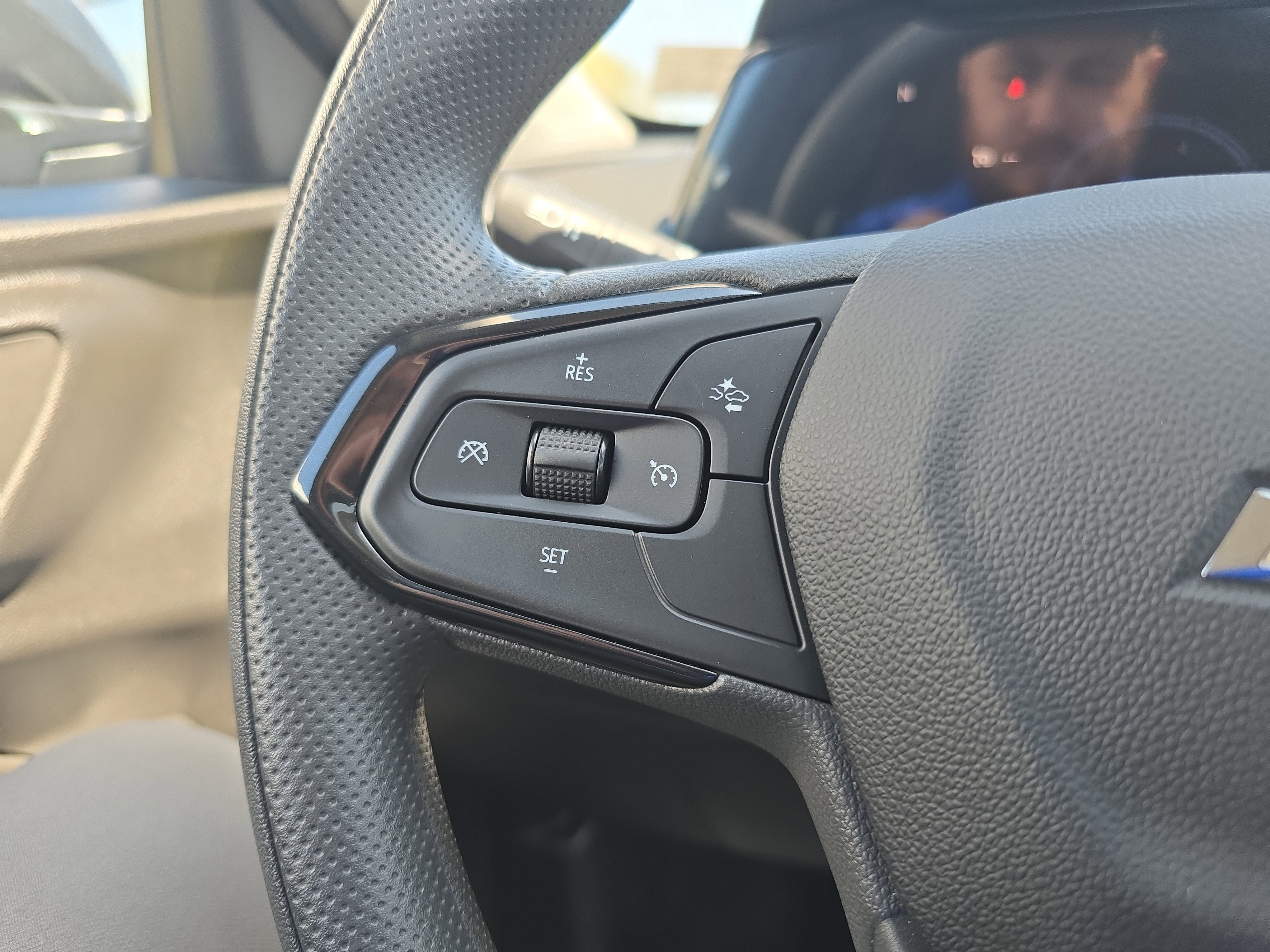 Used 2026 Chevrolet Trax LT w/ Sunroof Package FWD image 21