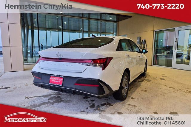 Used 2024 Hyundai Elantra SE image 30