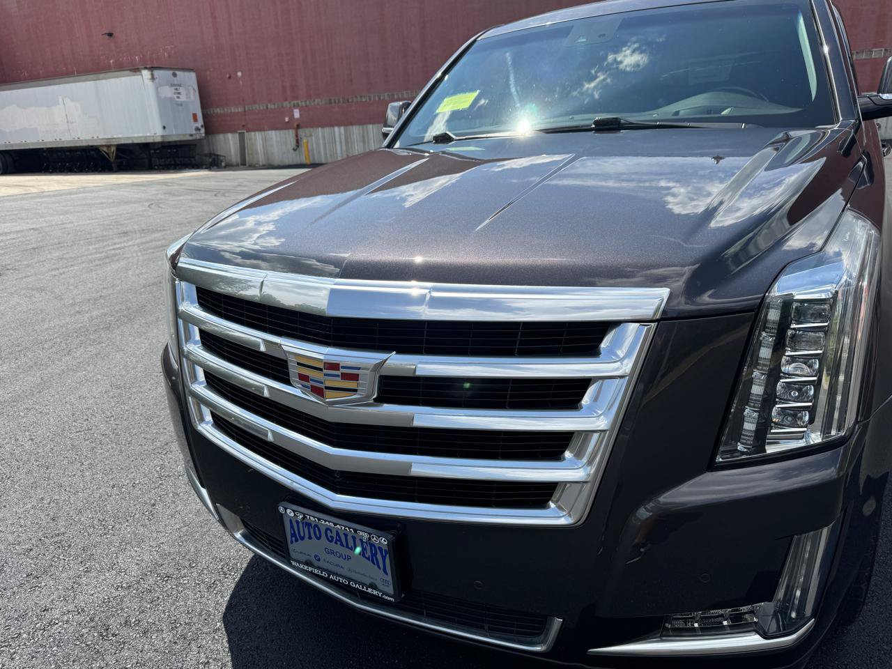Used 2015 Cadillac Escalade Luxury AWD/4WD image 27