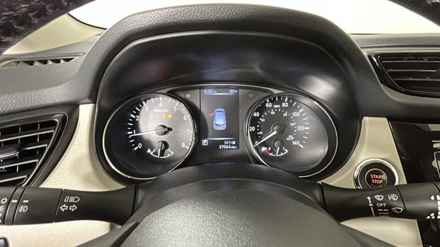 Used 2018 Nissan Rogue Sport SV w/ SV All-Weather Package FWD image 17