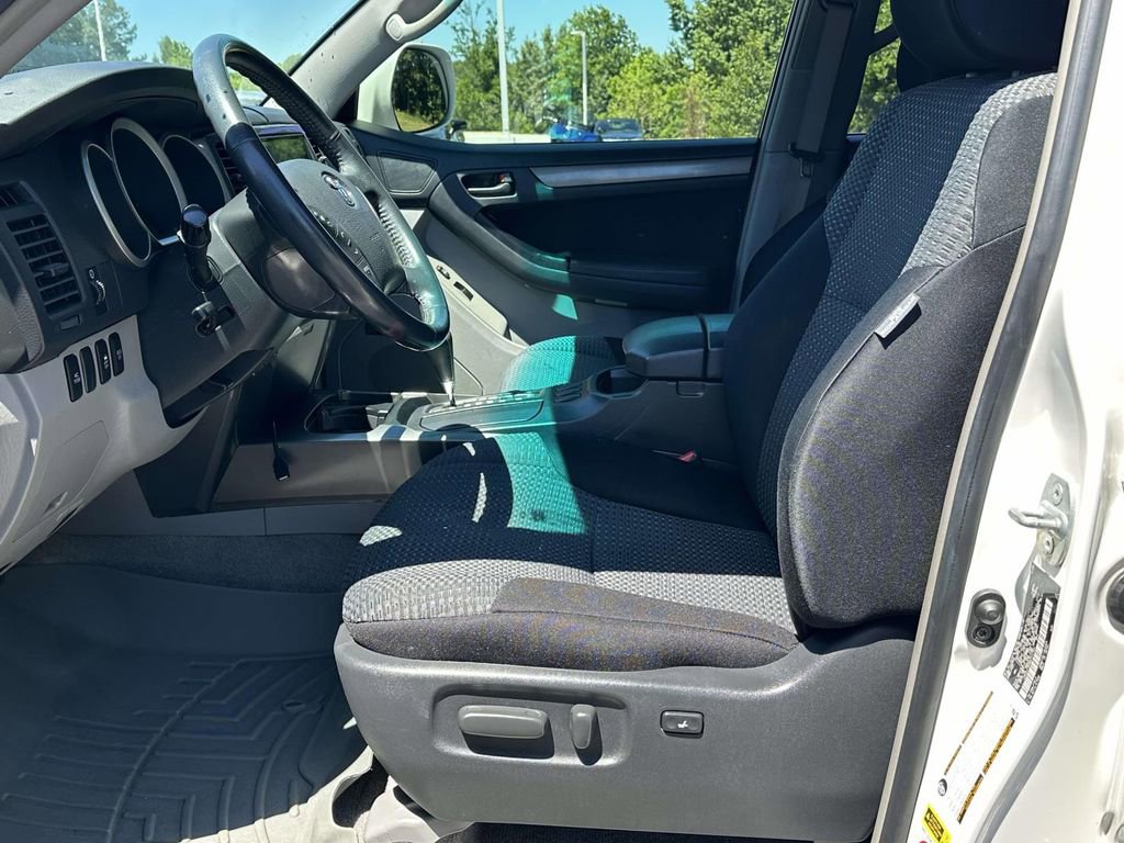 Used 2008 Toyota 4Runner SR5 RWD image 4