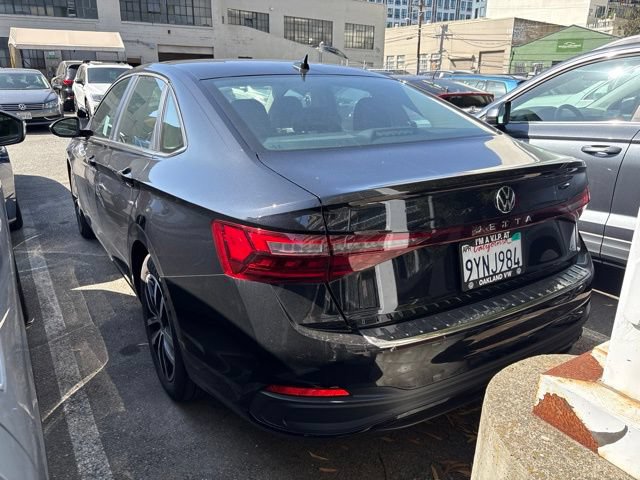 Used 2026 Volkswagen Jetta SE FWD image 5
