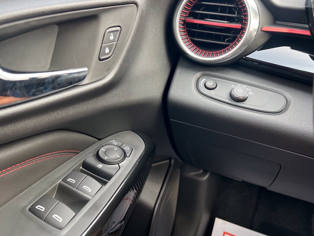 New 2026 Chevrolet Trax RS w/ Sunroof Package FWD image 22