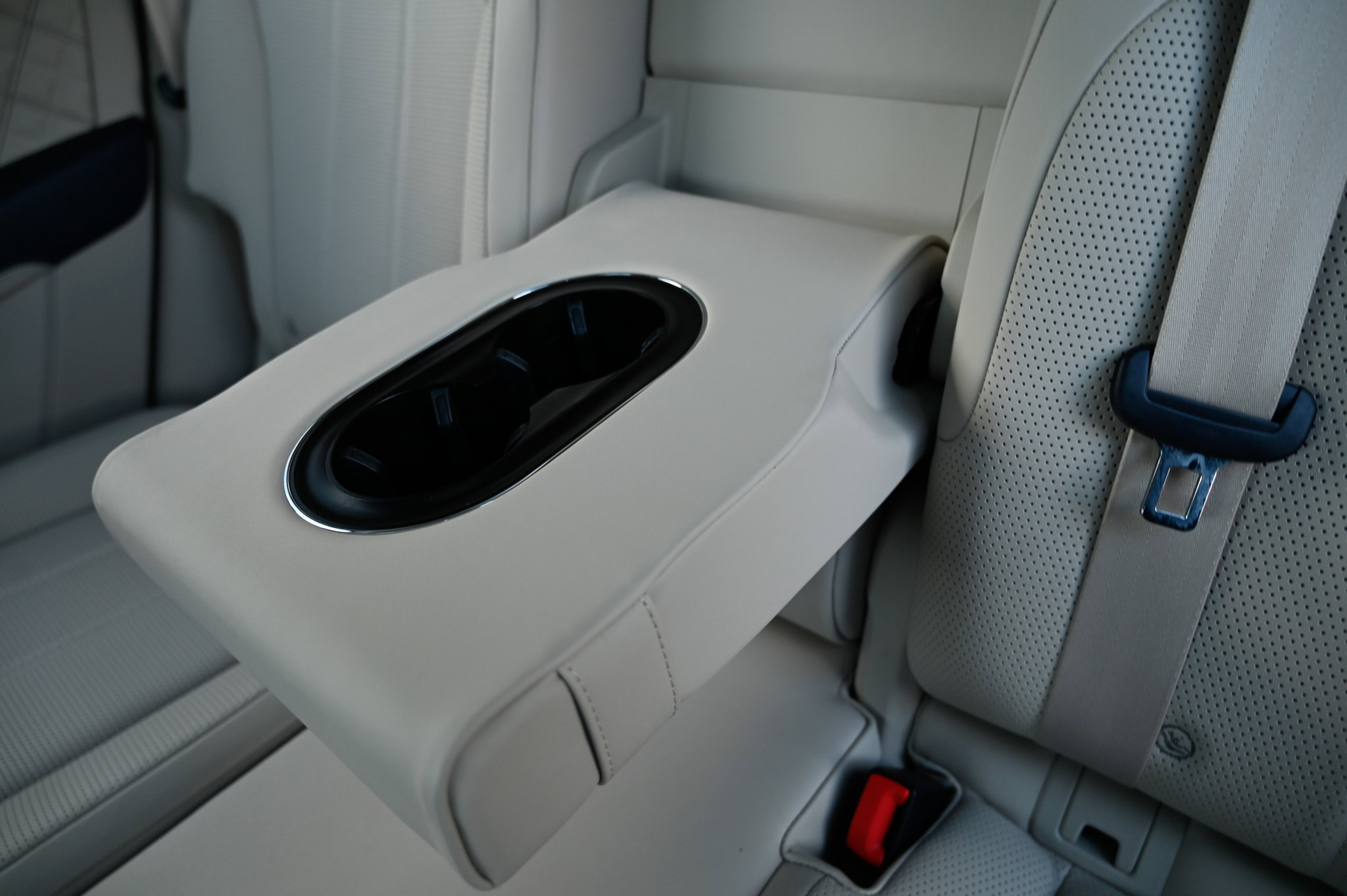 Used 2022 Bentley Bentayga image 41