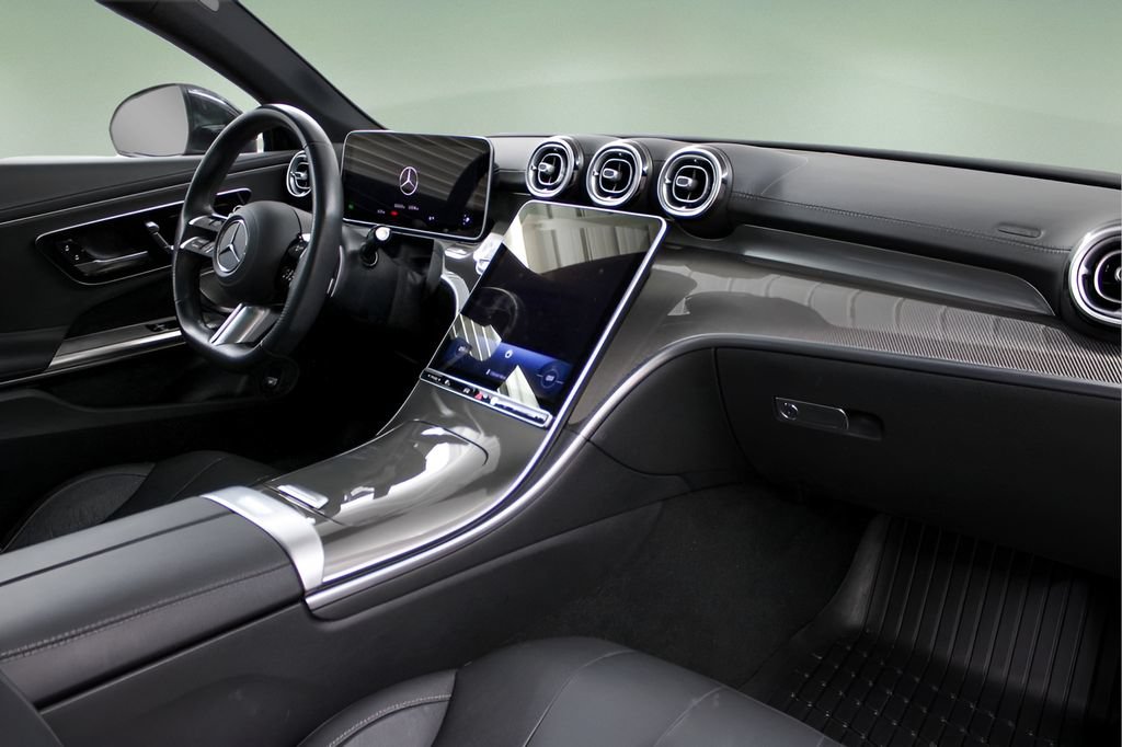 Used 2025 Mercedes-Benz CLE 300 4MATIC Coupe image 16