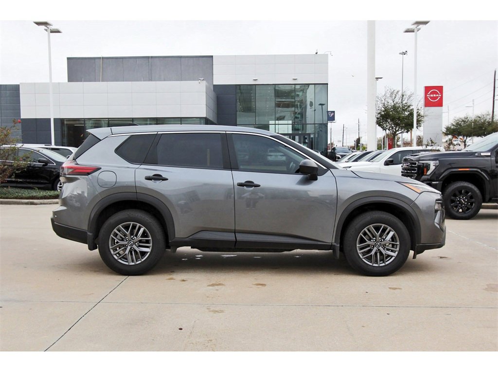 Used 2024 Nissan Rogue S image 7