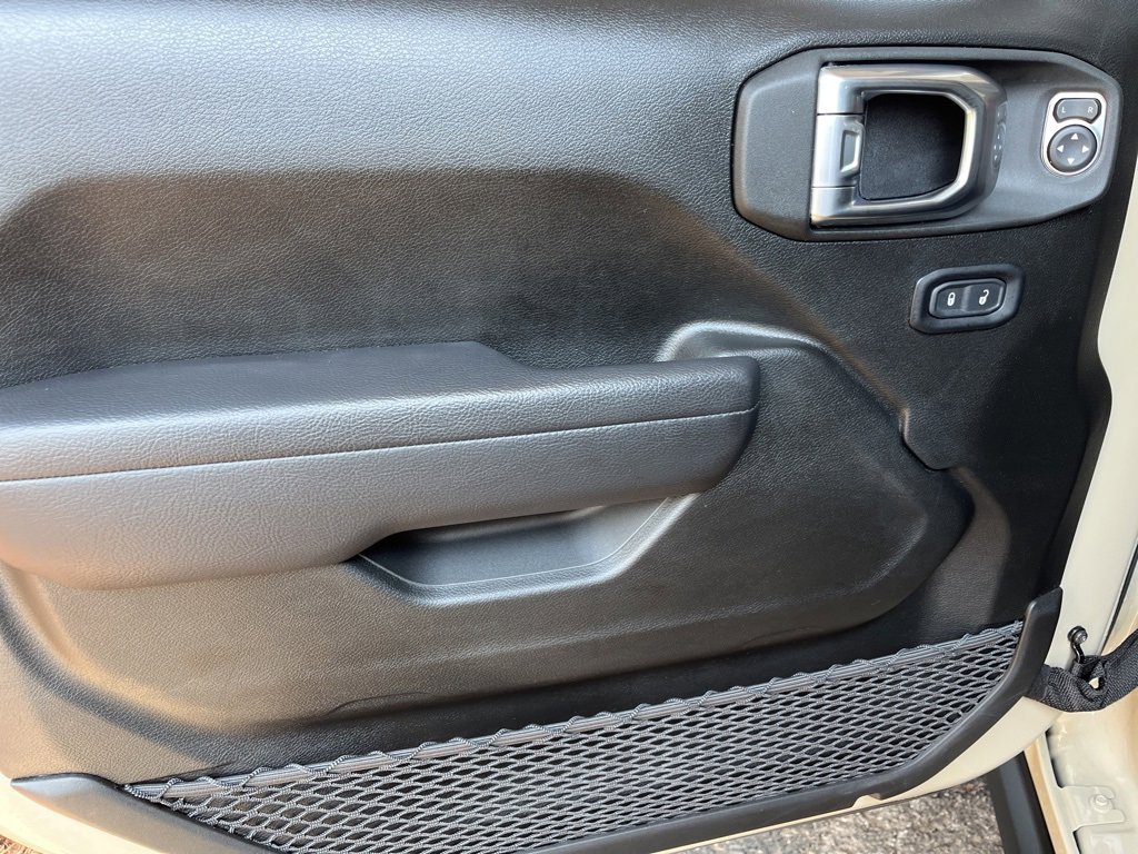 Used 2022 Jeep Wrangler Unlimited Rubicon w/ LED Lighting Group image 44