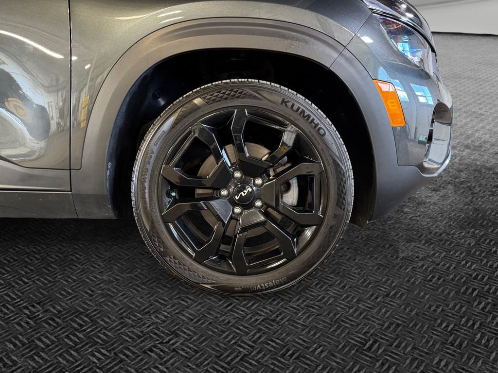 Certified 2024 Kia Seltos X-Line image 11