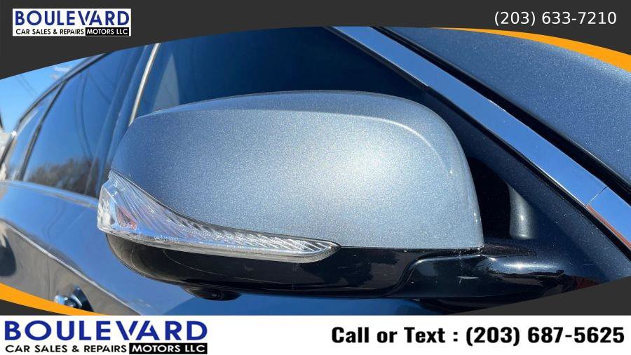 Used 2016 INFINITI QX60 3.5 Sport Utility 4D w/ Premium Plus Package image 11