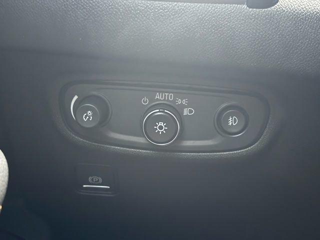 Used 2022 GMC Terrain AT4 w/ LPO, Floor Liner Package AWD/4WD image 23