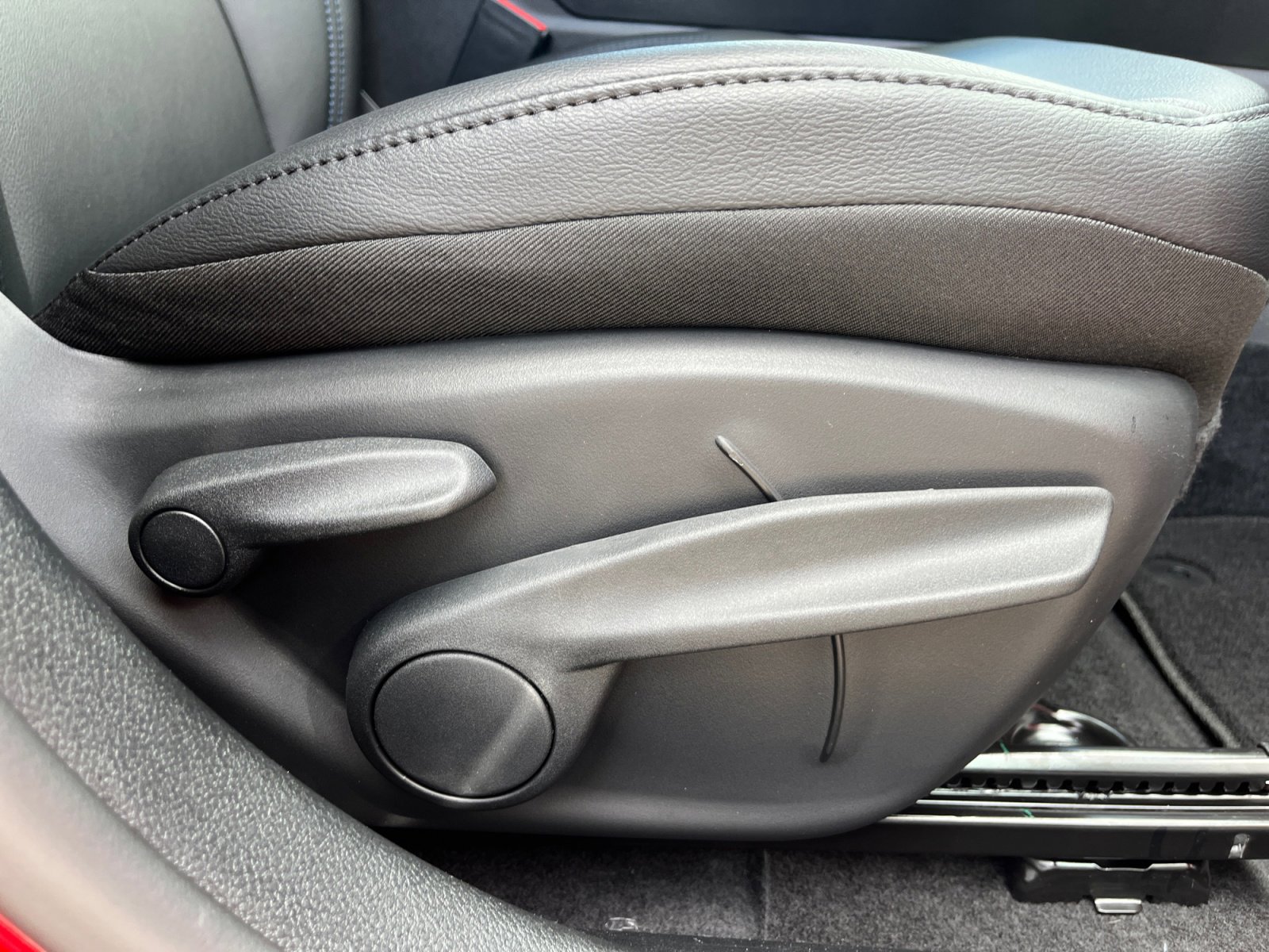 New 2026 Jeep Compass Limited image 27