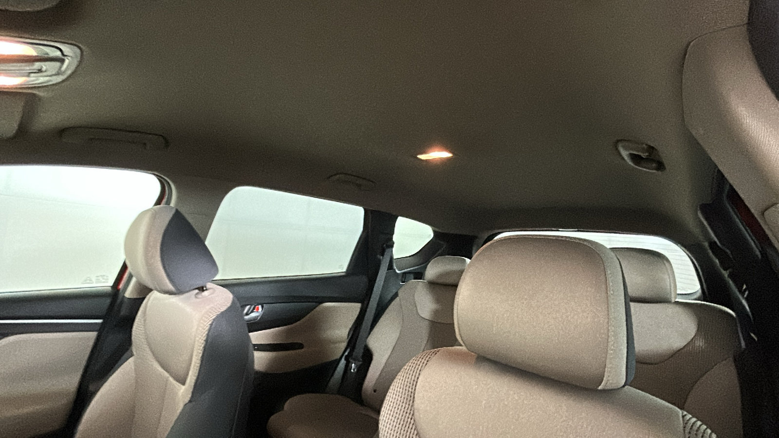 Used 2019 Hyundai Santa Fe SEL FWD image 16
