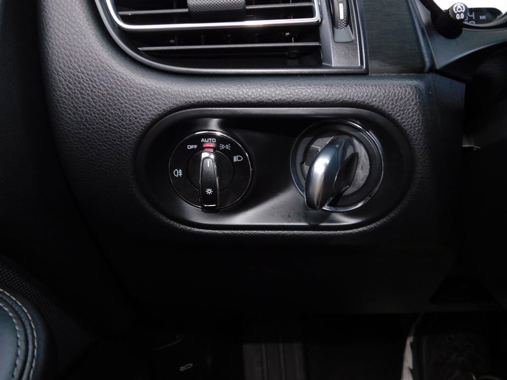Used 2020 Porsche Macan GTS image 31