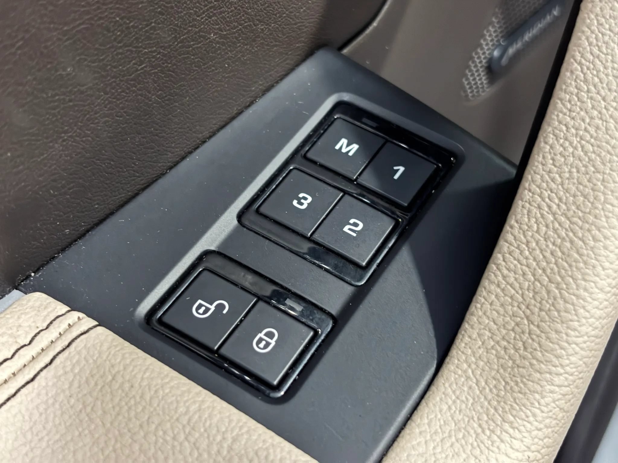 Used 2017 Jaguar F-PACE Prestige AWD/4WD image 41