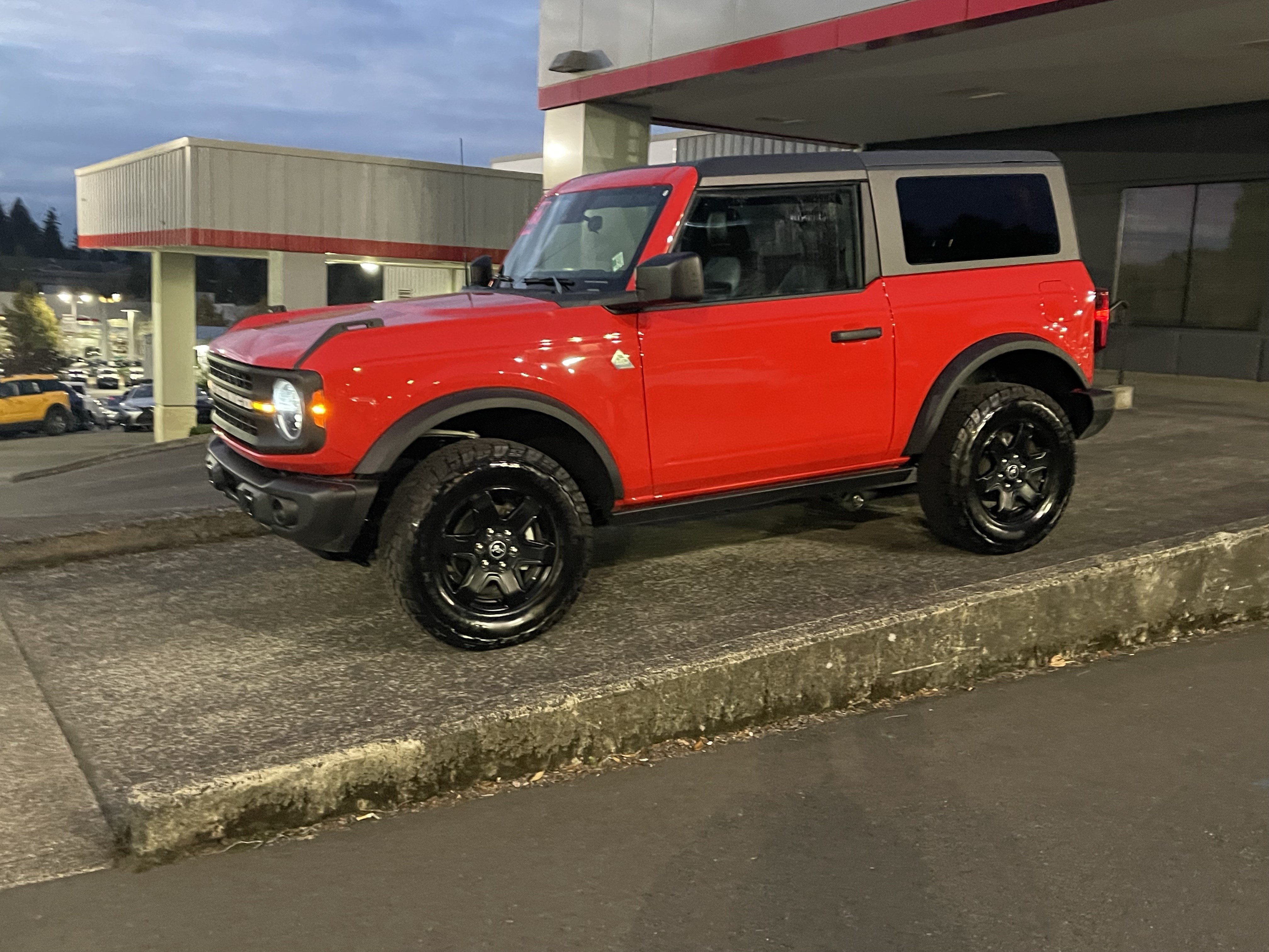 Used 2022 Ford Bronco Black Diamond AWD/4WD image 4