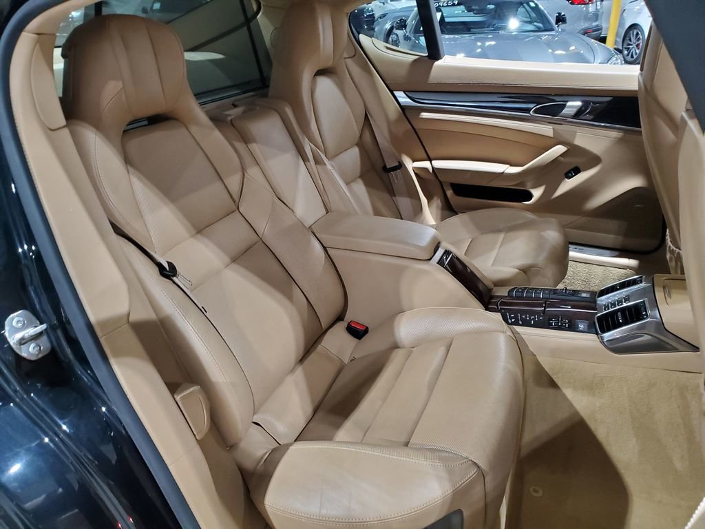 Used 2014 Porsche Panamera 4S Executive image 22