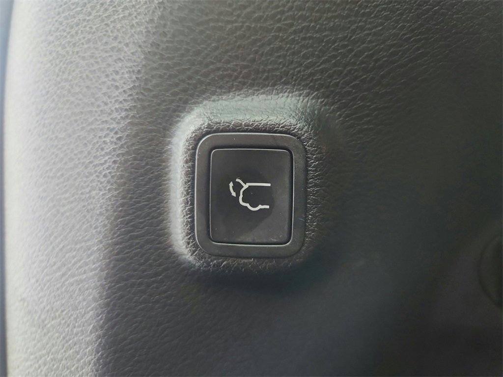 Used 2019 Jeep Cherokee Latitude Plus image 29