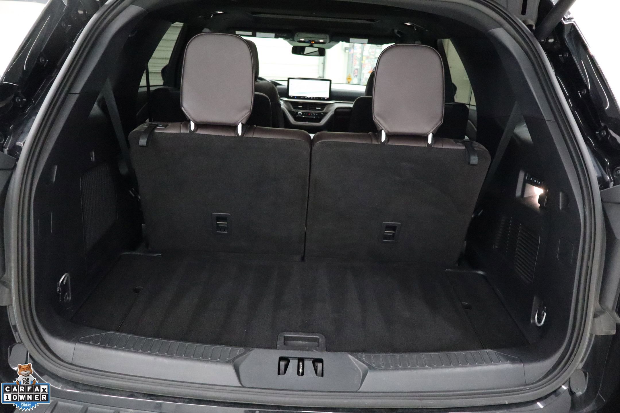 Certified 2025 Ford Explorer Platinum w/ LUX Leather Package image 27