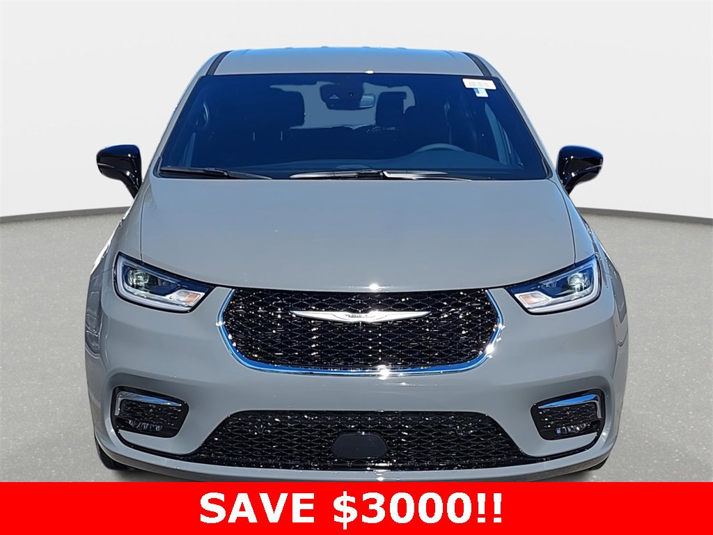New 2025 Chrysler Pacifica Select image 2