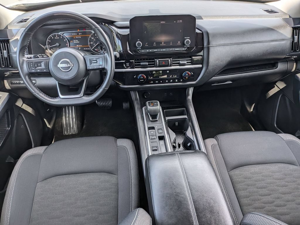 Used 2025 Nissan Pathfinder SV FWD image 21