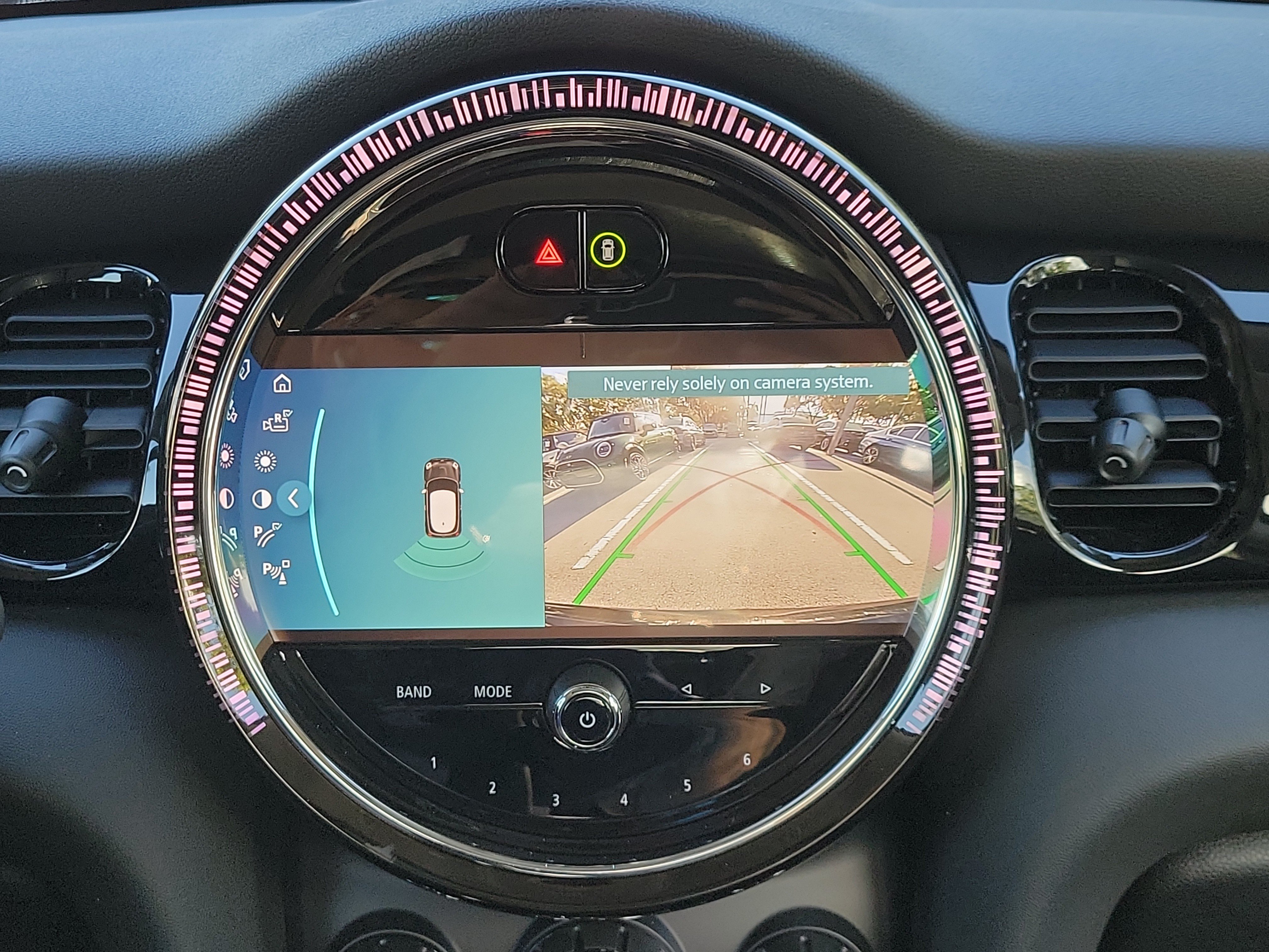 Used 2024 MINI Cooper SE FWD image 19