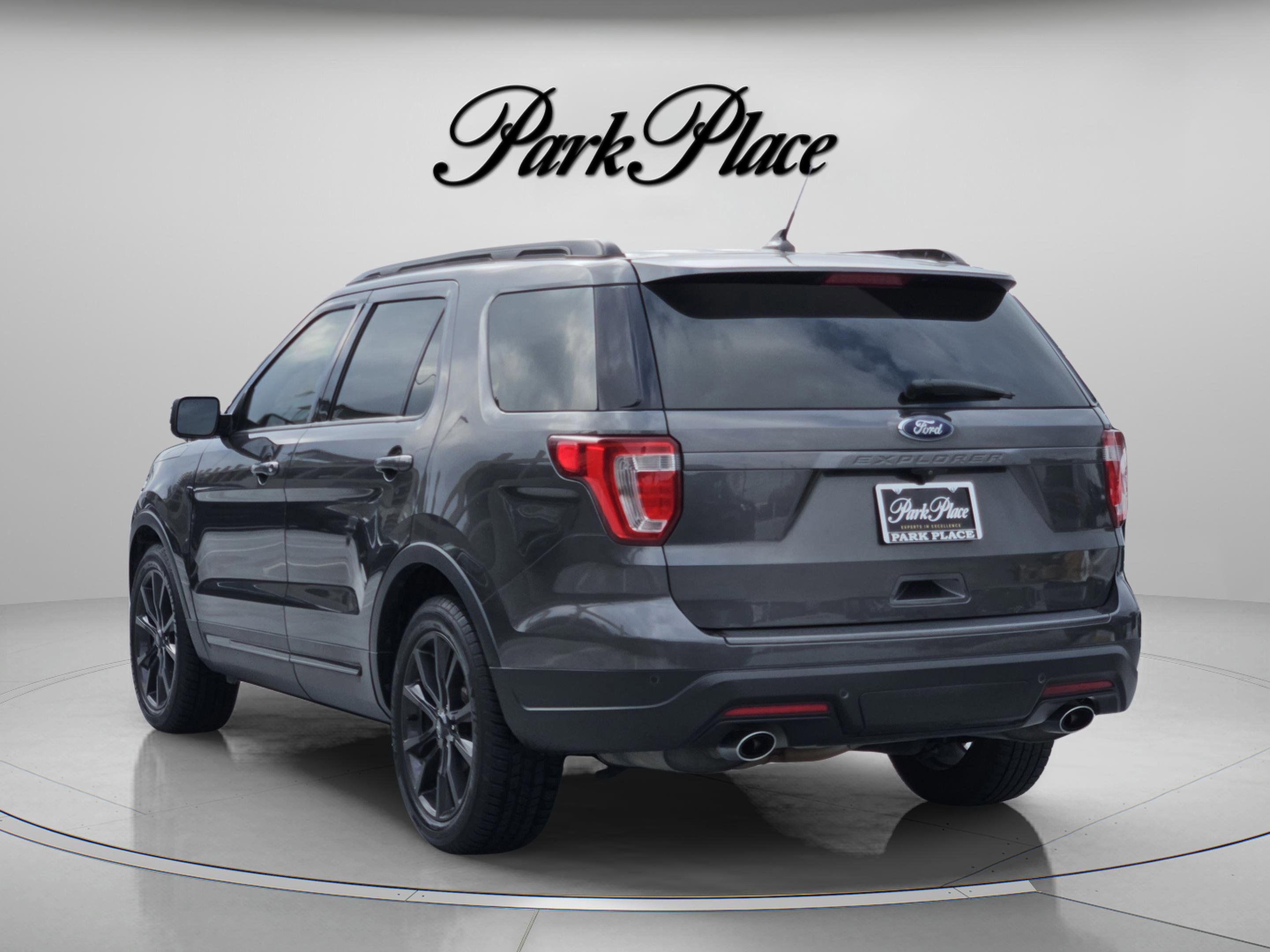 Used 2019 Ford Explorer XLT w/ Equipment Group 202A image 3