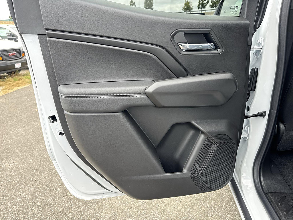 New 2026 GMC Canyon Elevation w/ LPO, Black Badging Package RWD image 22