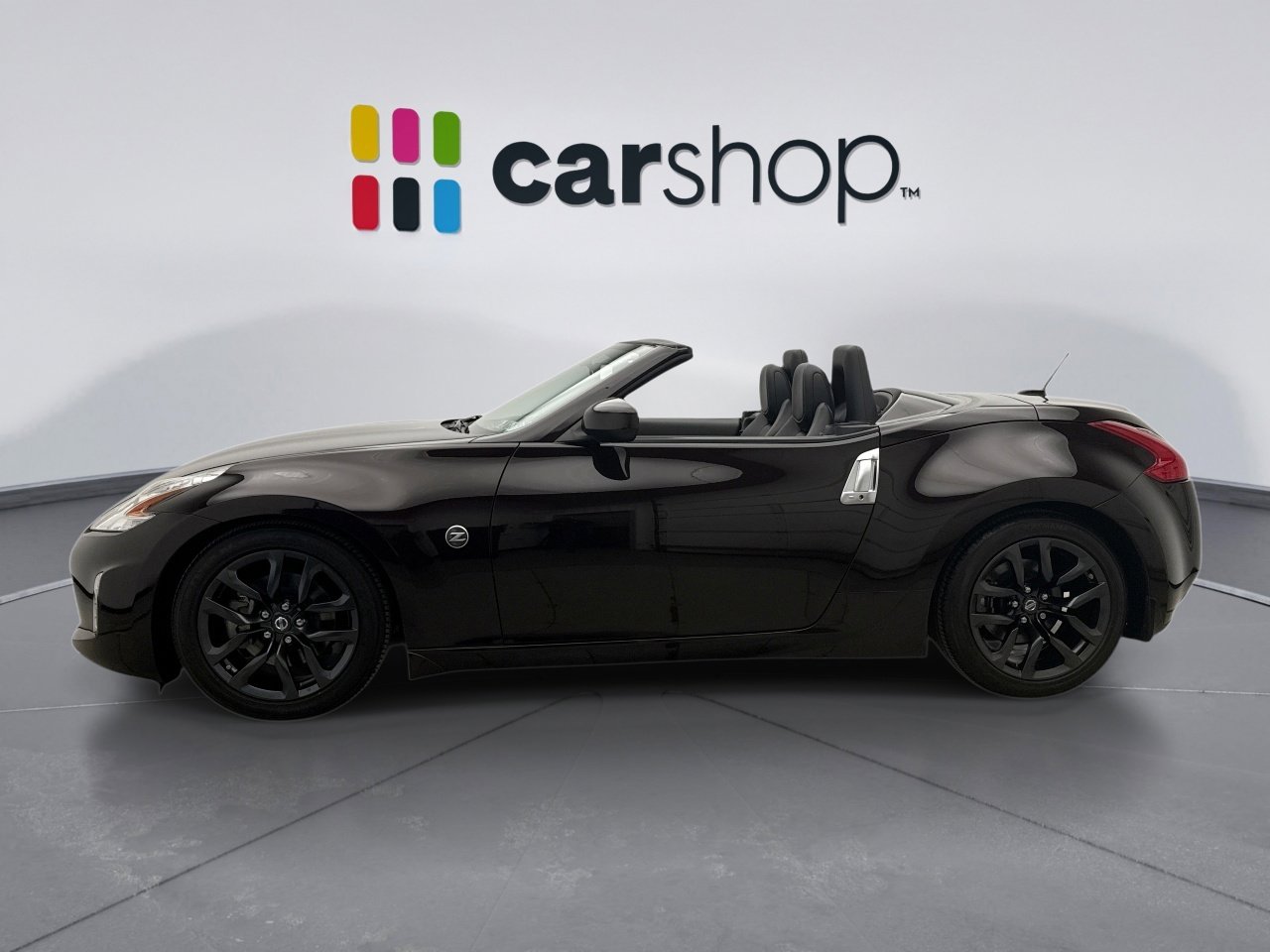 Used 2017 Nissan 370Z Touring image 2