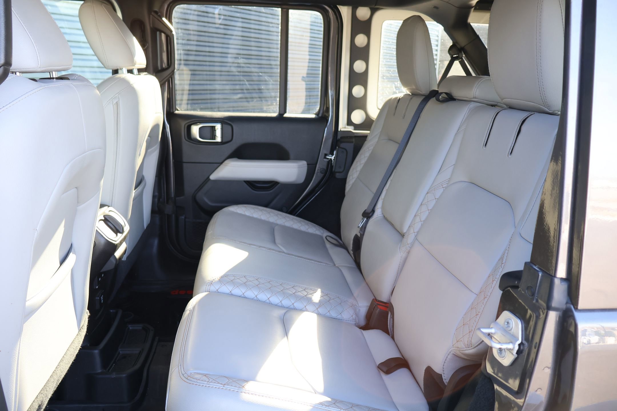 Used 2021 Jeep Wrangler Unlimited Sahara image 24