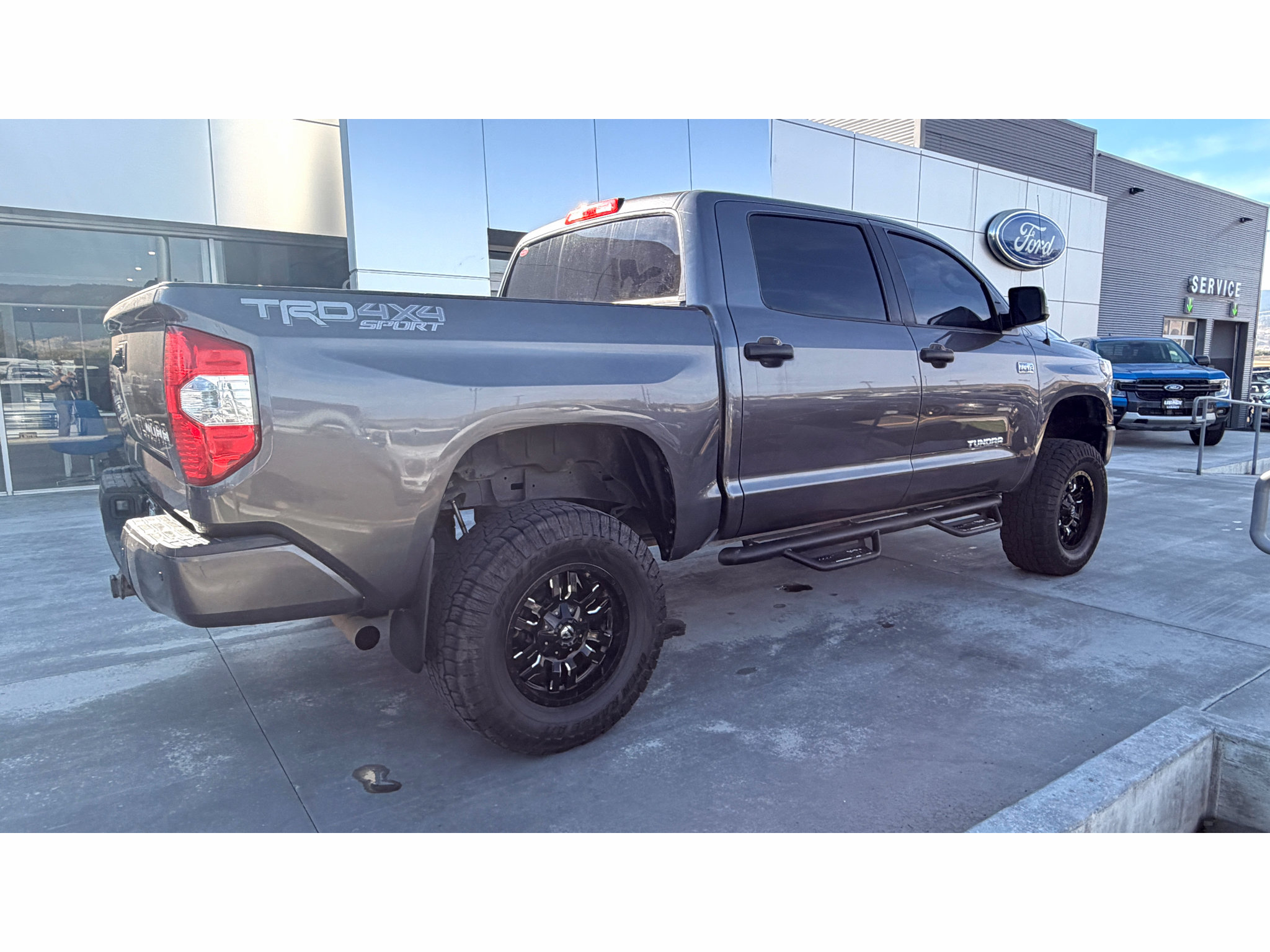 Used 2019 Toyota Tundra SR5 AWD/4WD image 7