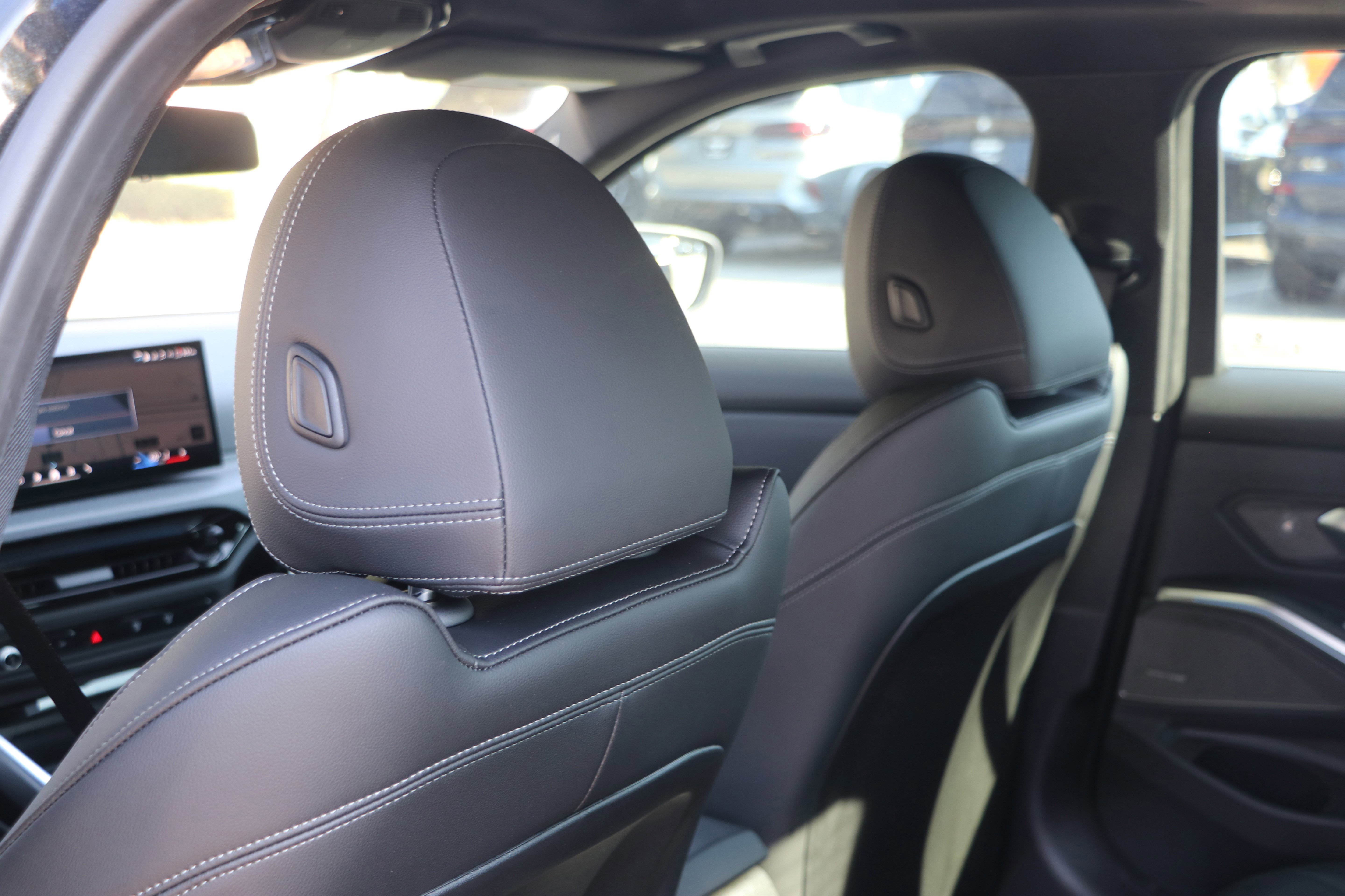 Certified 2025 BMW 330i Sedan w/ Premium Package RWD image 34