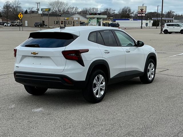 Used 2024 Chevrolet Trax LS image 18