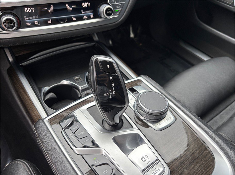 Used 2021 BMW 740i xDrive AWD/4WD image 38