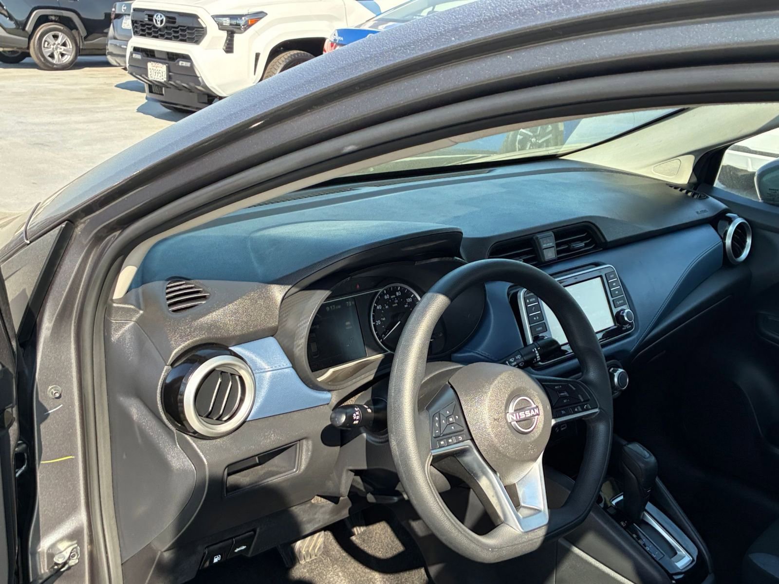 Used 2025 Nissan Versa SV image 32