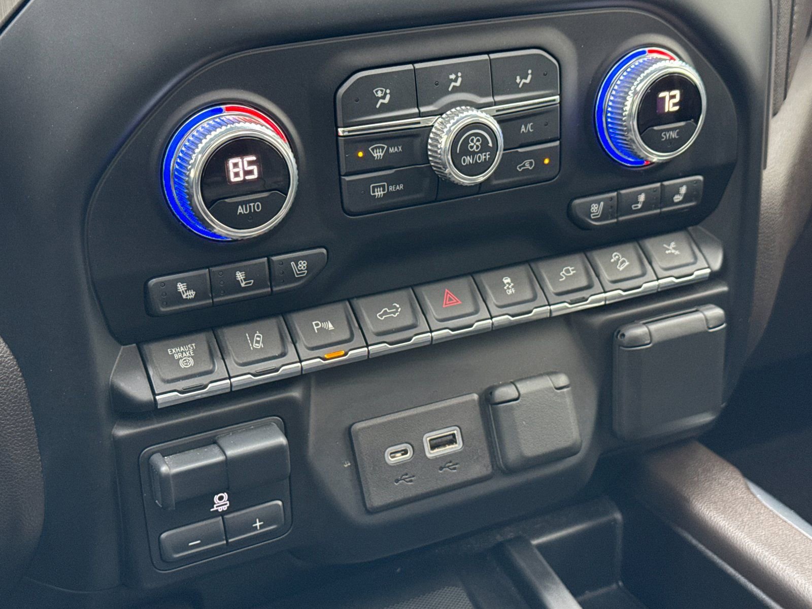 Used 2021 GMC Sierra 2500 Denali w/ Denali Ultimate Package image 23