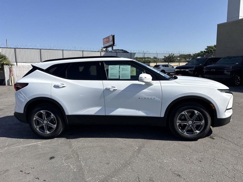 Used 2024 Chevrolet Blazer LT w/ Sound & Technology Package image 2