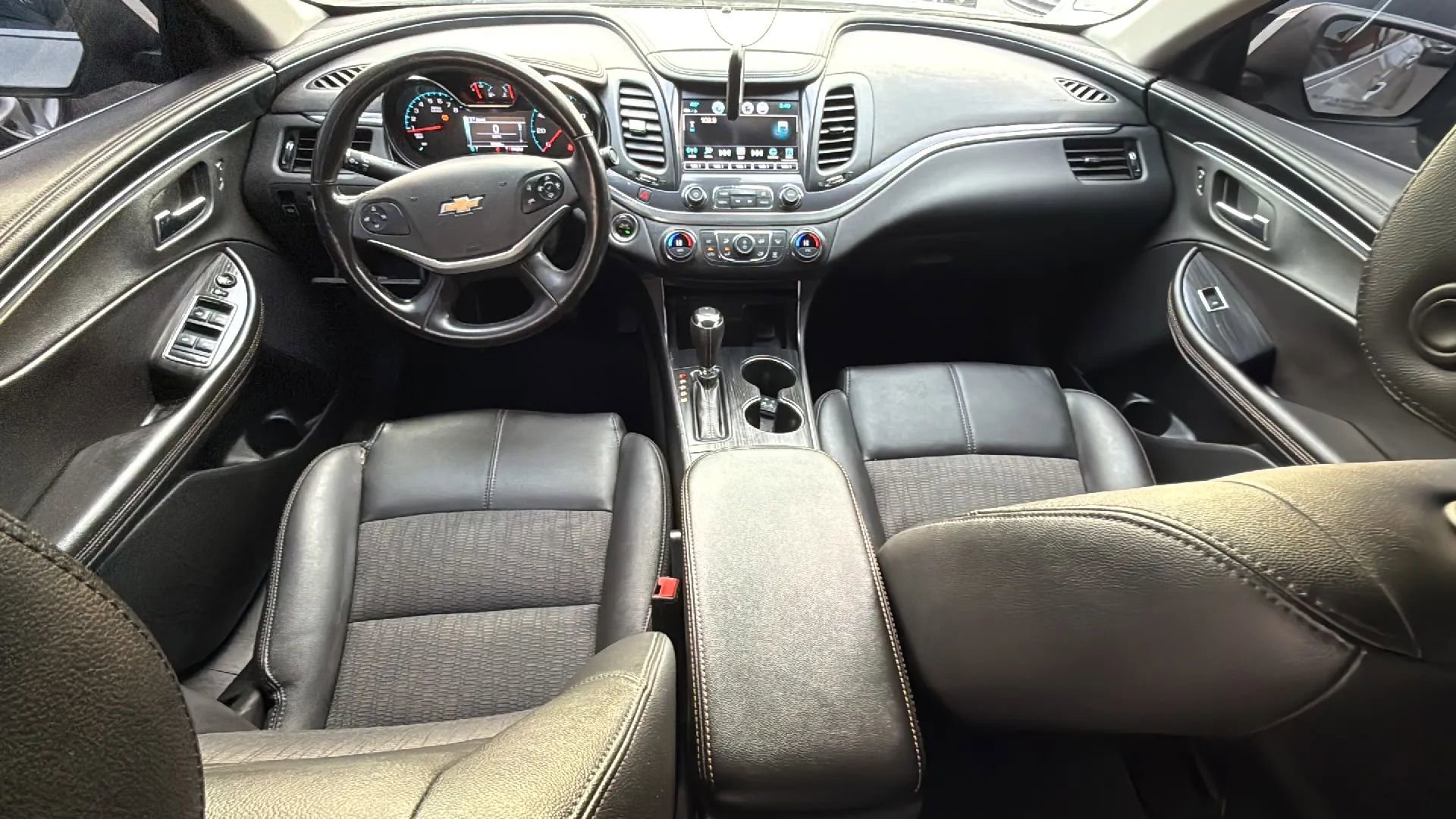 Used 2019 Chevrolet Impala LT FWD image 29