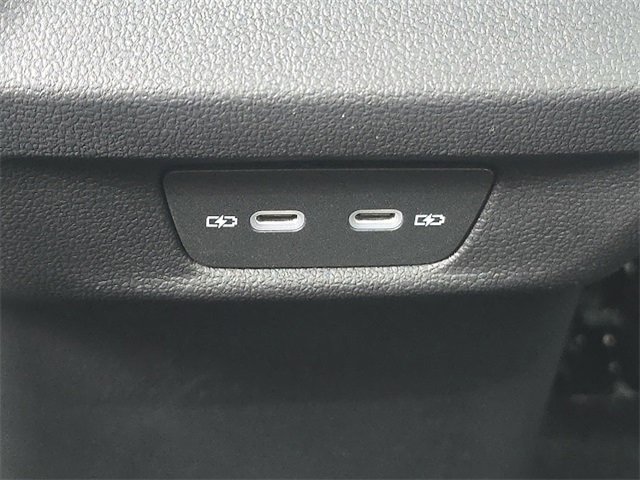 New 2026 Volkswagen Tiguan SE image 12